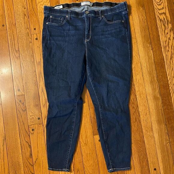 TORRID SKY HIGH‎ SKINNY JEAN - PREMIUM STRETCH MEDIUM WASH - Picture 3 of 9
